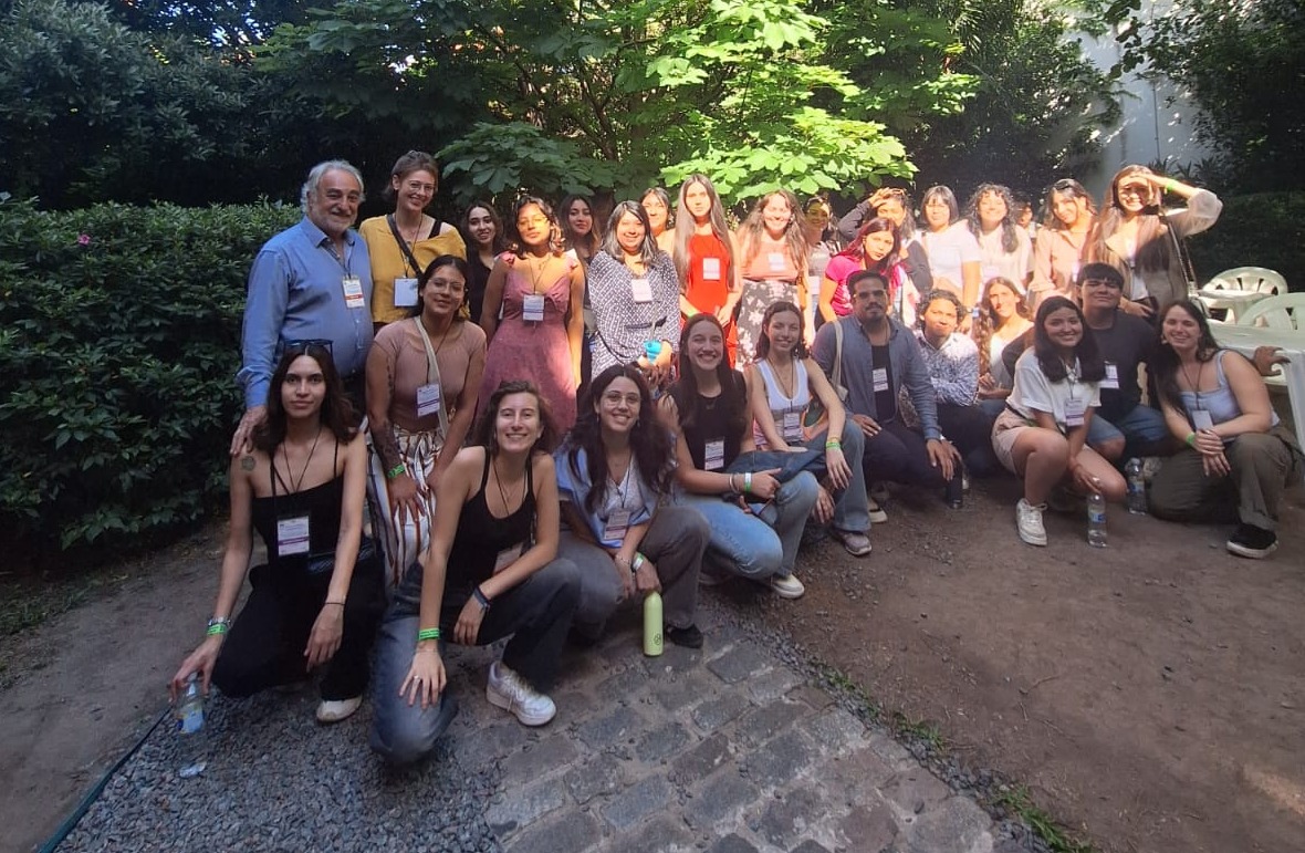 Integrantes de la Red Iberoamericana de Jóvenes Ana Frank presentes en el congreso